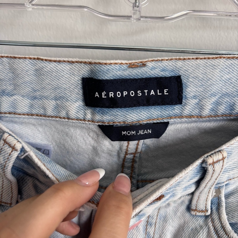 ⭐️⭐️⭐️Aeropostale Light Blue Mom Jeans - Picture 3 of 8